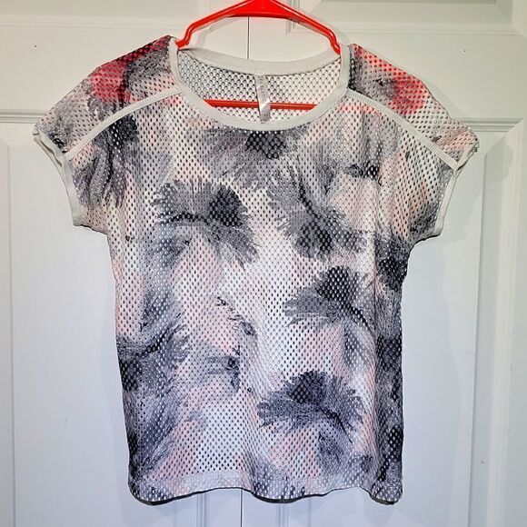 Fabletics Sheer Mesh Workout Sicily Top Seashell Bloom Print - Picture 1 of 4